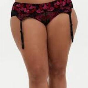Torrid hearts garter belt